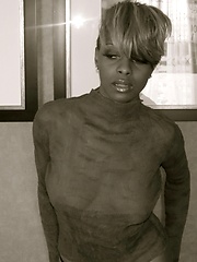 Meet Kadi and her beautiful gorgeous black body