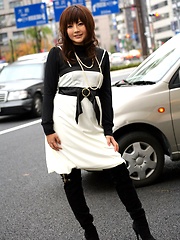Japanese whore is enjoying the fame of a model photographed